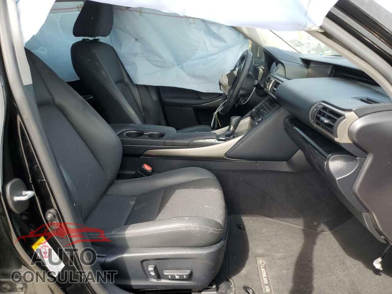 LEXUS IS 2017 - JTHBA1D27H5041195