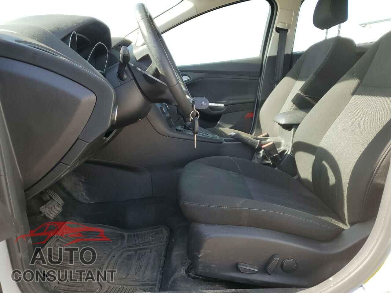 FORD FOCUS 2018 - 1FADP3FE7JL317359