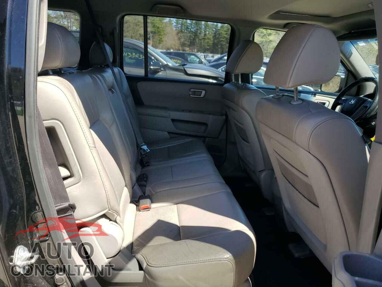 HONDA PILOT 2011 - 5FNYF4H5XBB065077