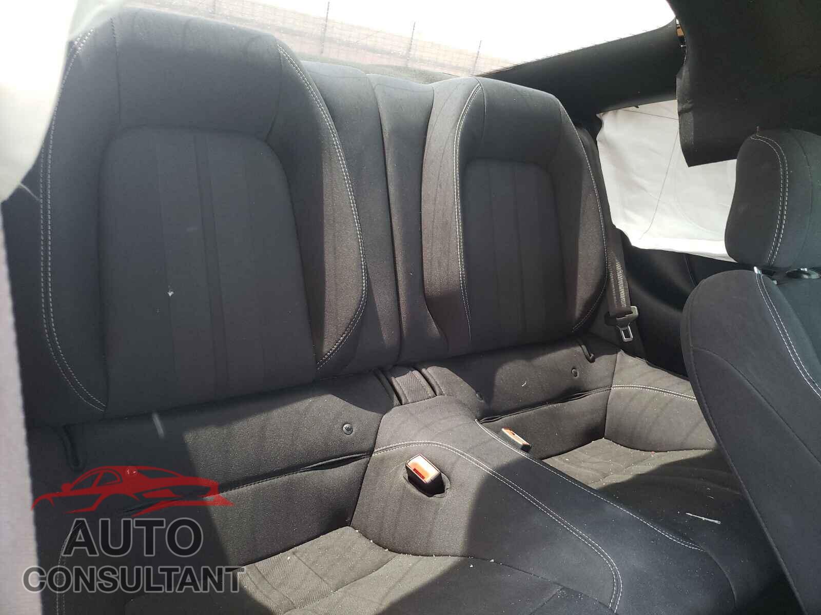 FORD MUSTANG 2019 - 1FA6P8CF7K5157895