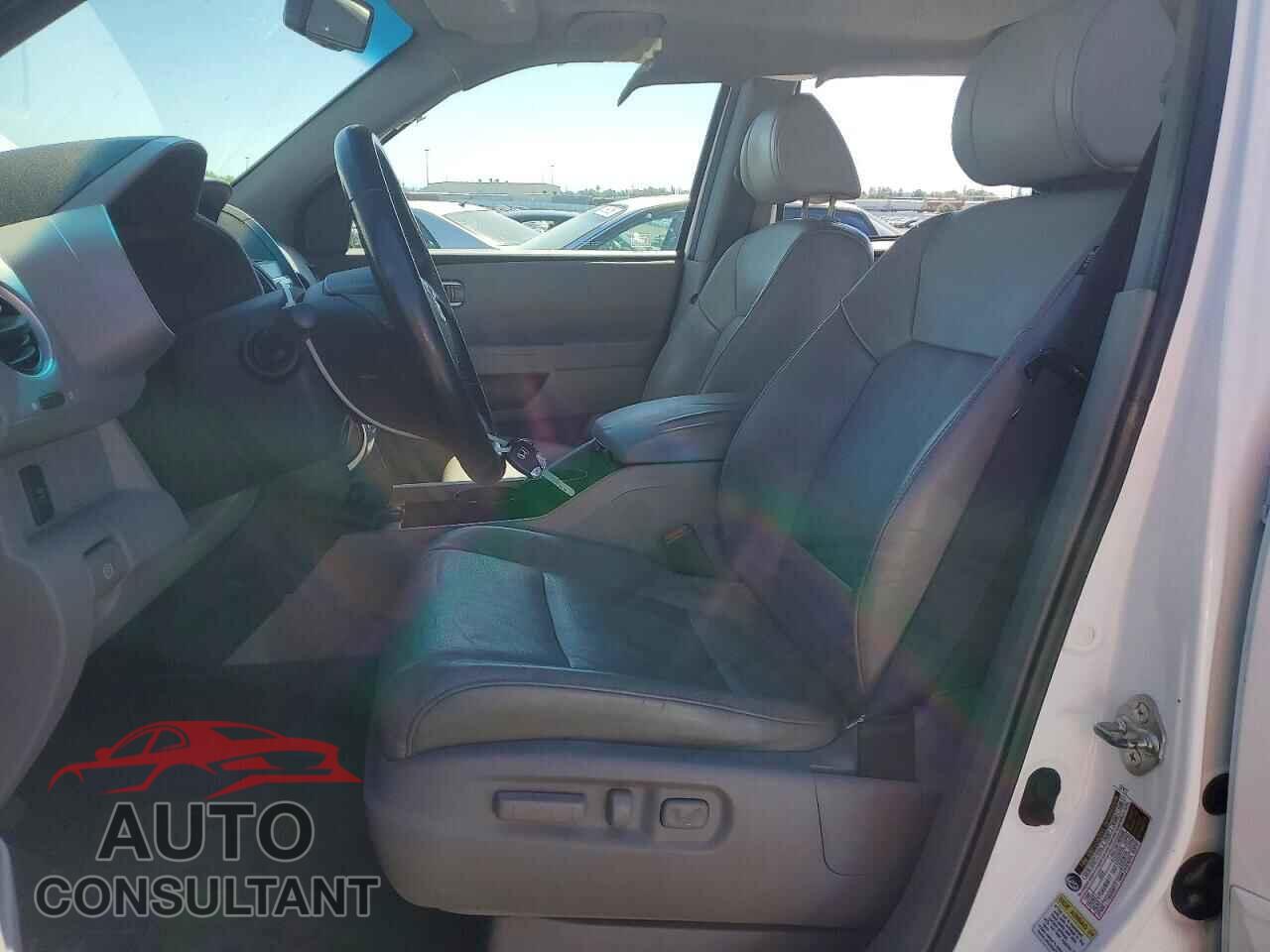 HONDA PILOT 2010 - 5FNYF4H53AB026586