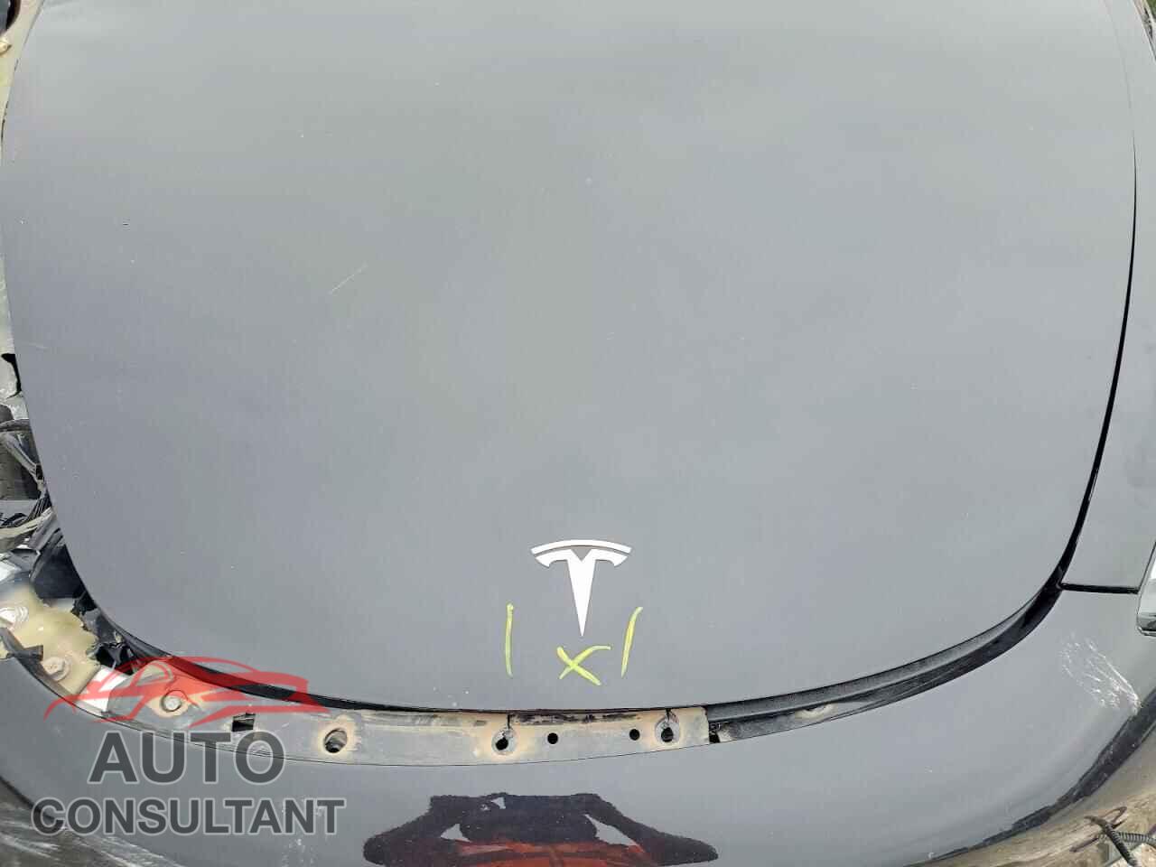 TESLA MODEL 3 2018 - 5YJ3E1EA4JF053597