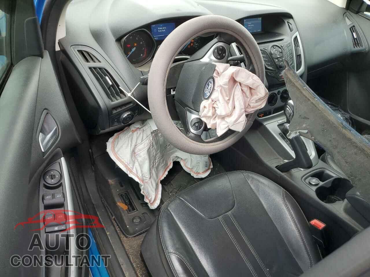 FORD FOCUS 2014 - 1FADP3F2XEL275927