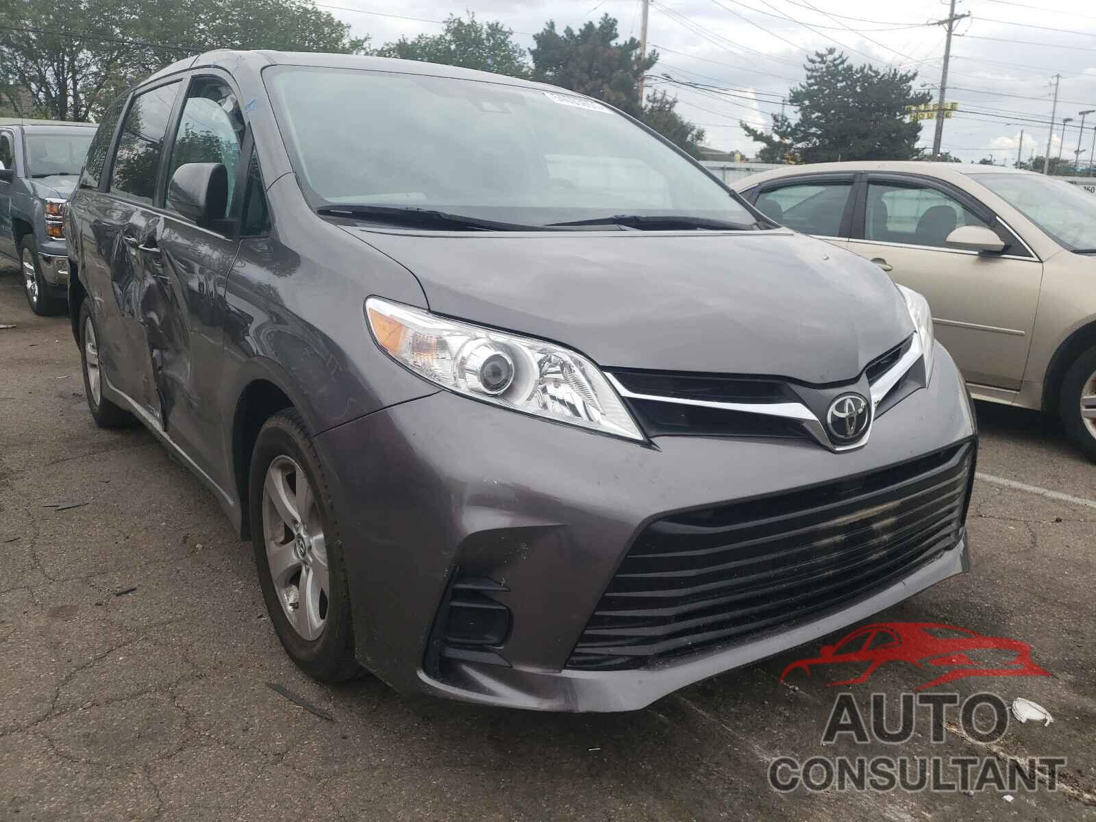 TOYOTA SIENNA 2018 - 5TDKZ3DC0JS920830