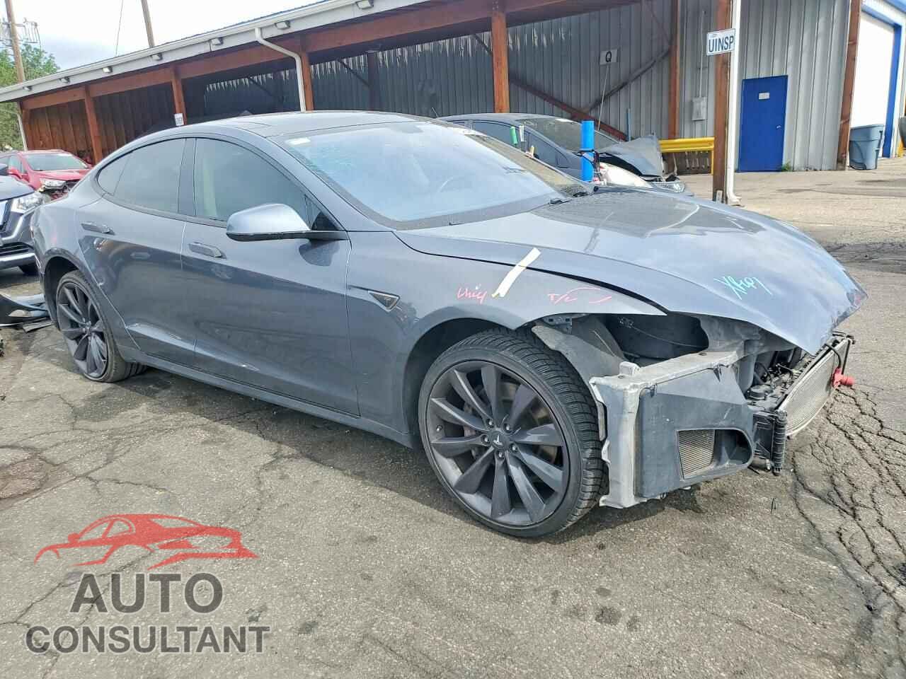 TESLA MODEL S 2013 - 5YJSA1DP5DFP26625