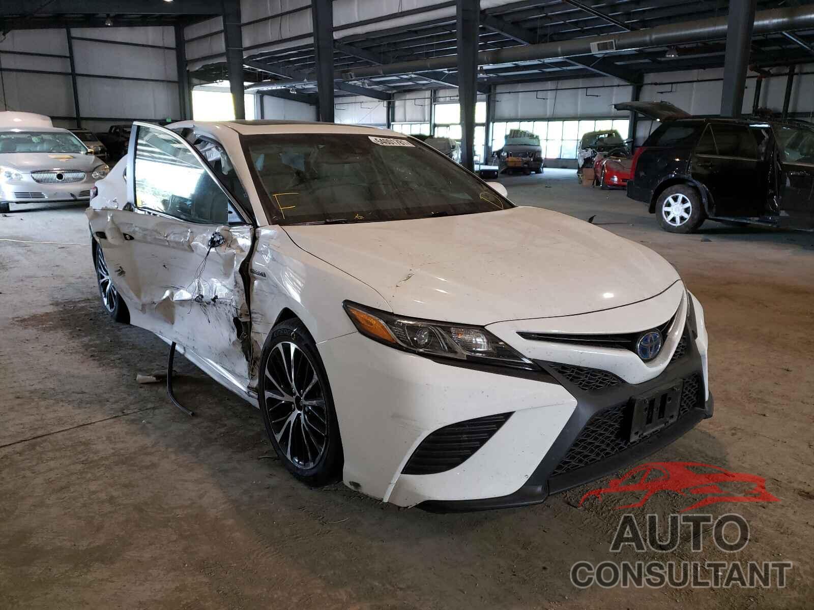 TOYOTA CAMRY 2018 - 4T1B21HK8JU007413