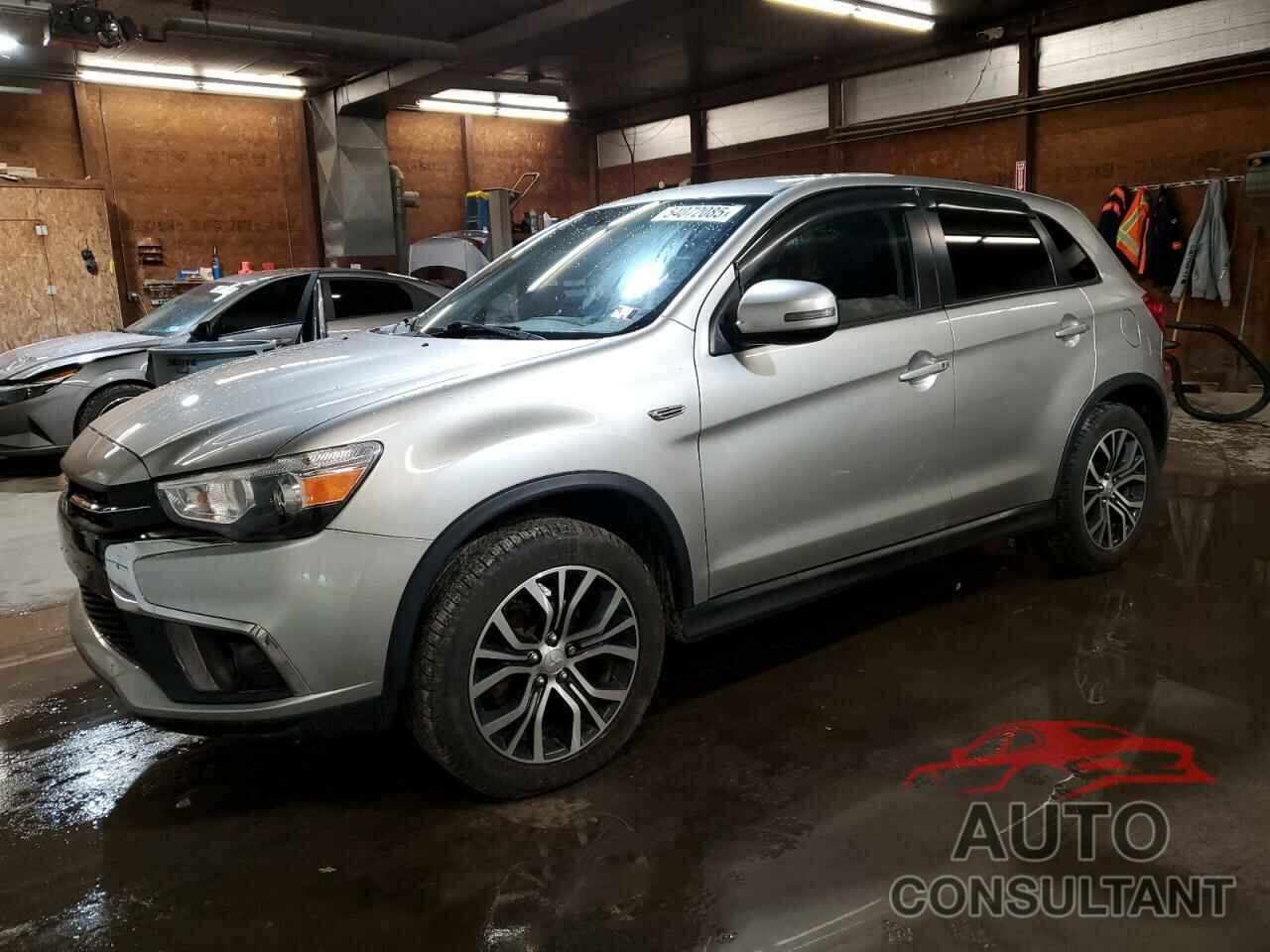 MITSUBISHI OUTLANDER 2018 - JA4AR3AW5JU017329