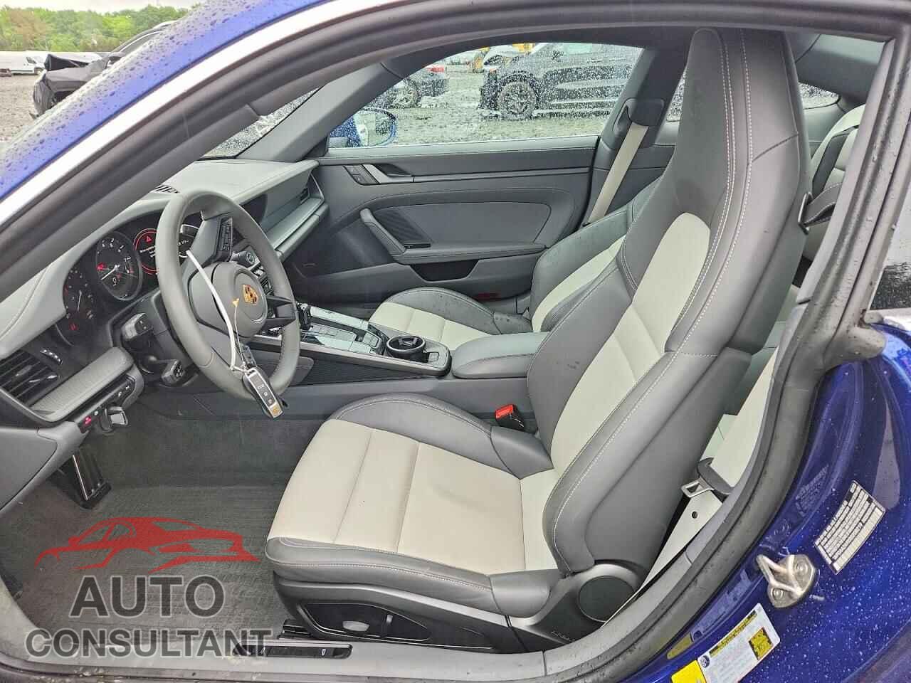 PORSCHE 911 2024 - WP0AA2A9XRS208219