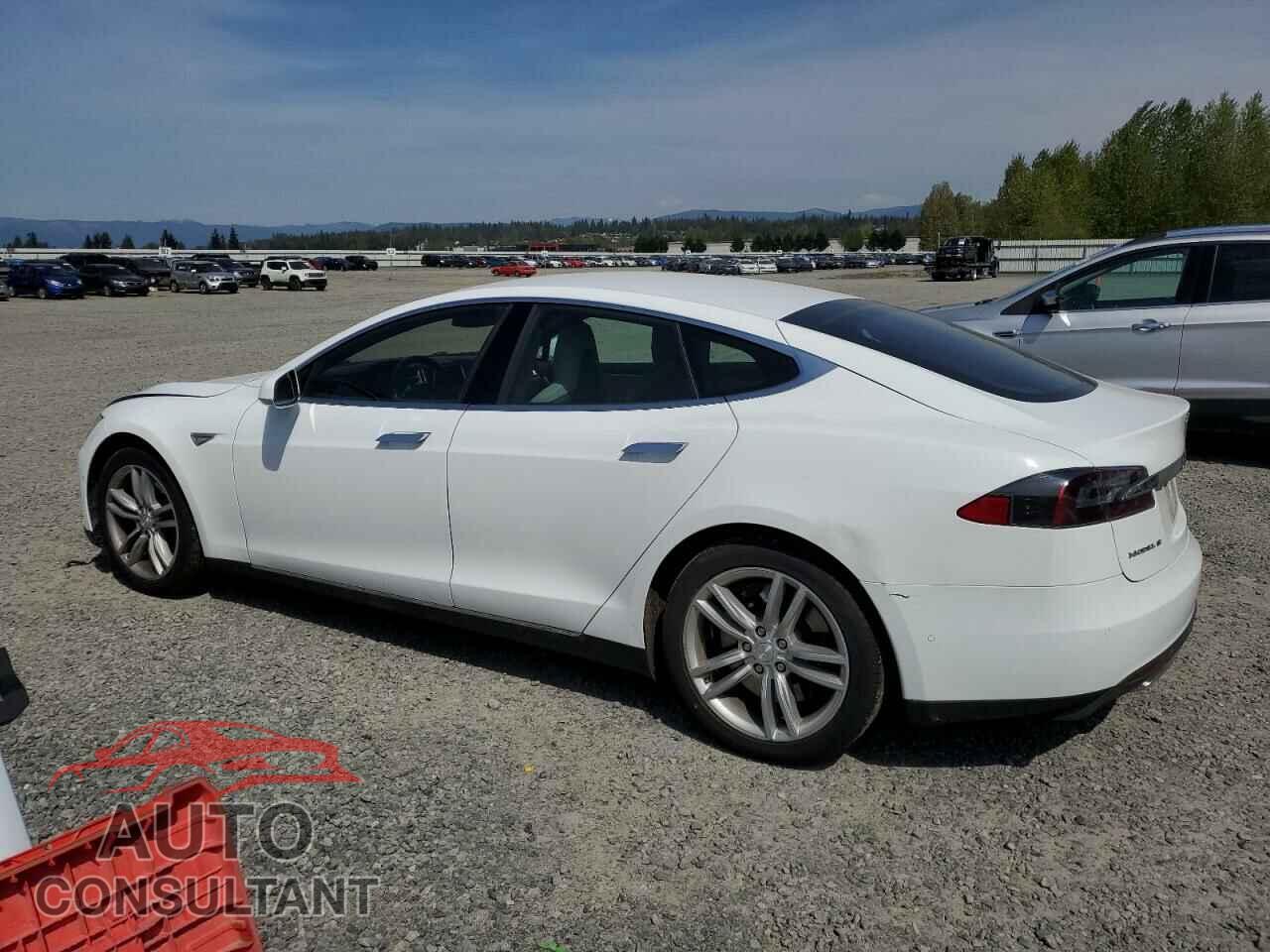 TESLA MODEL S 2015 - 5YJSA1S1XFFP77555