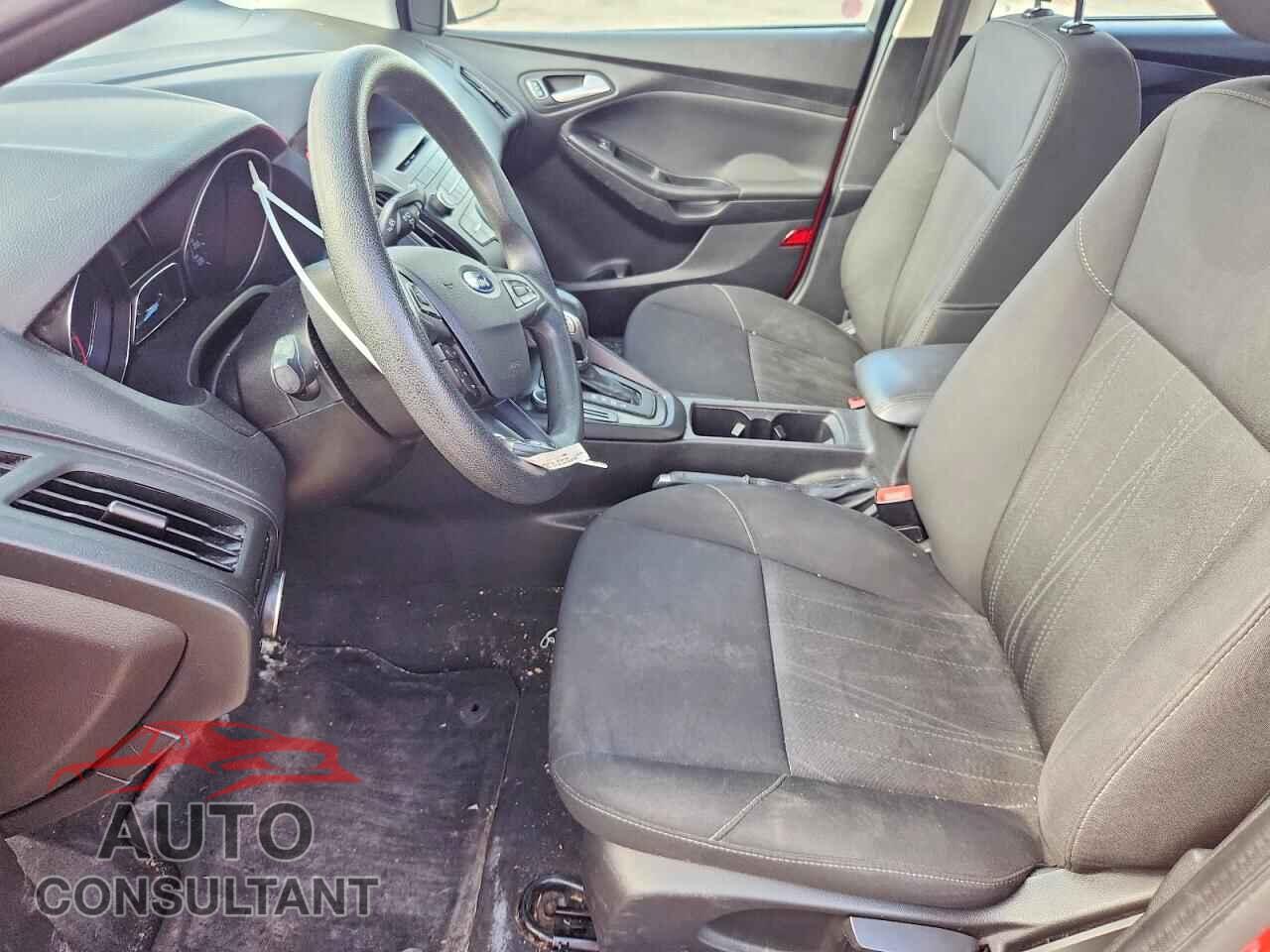 FORD FOCUS 2017 - 1FADP3F21HL334898