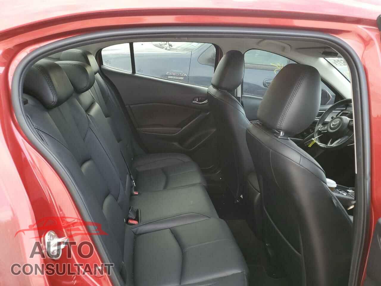MAZDA 3 2018 - 3MZBN1V3XJM186337