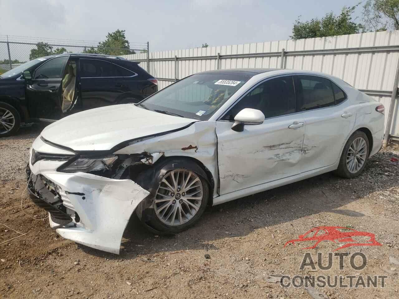 TOYOTA CAMRY 2018 - 4T1B11HKXJU002166