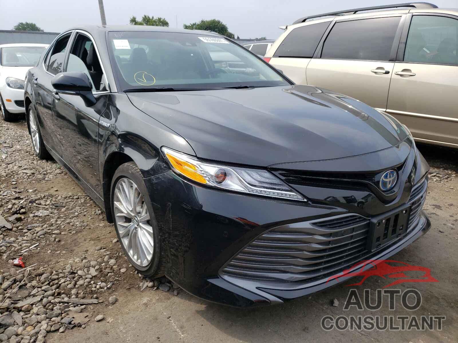 TOYOTA CAMRY 2018 - 4T1B21HK1JU005566