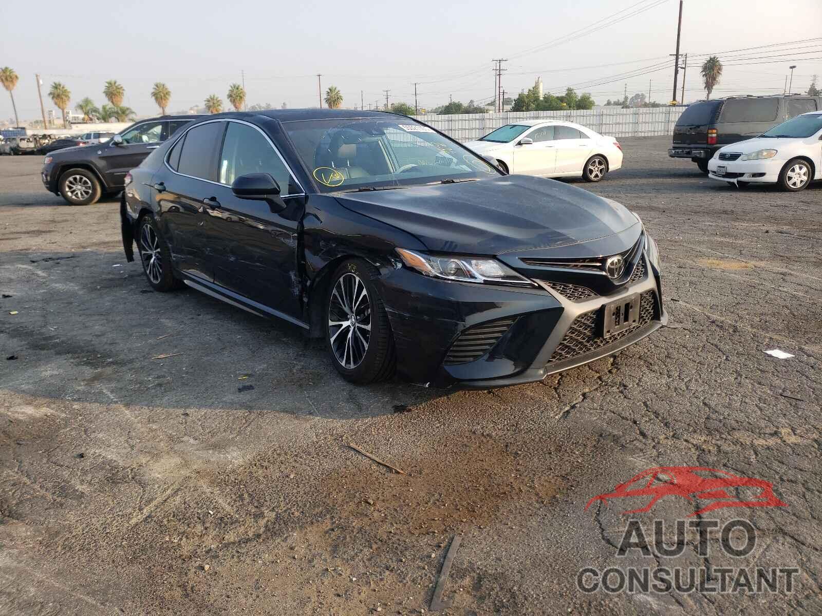 TOYOTA CAMRY 2018 - 4T1B11HK6JU600691