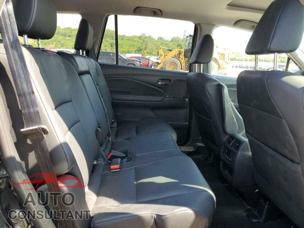HONDA PILOT 2017 - 5FNYF5H5XHB045409