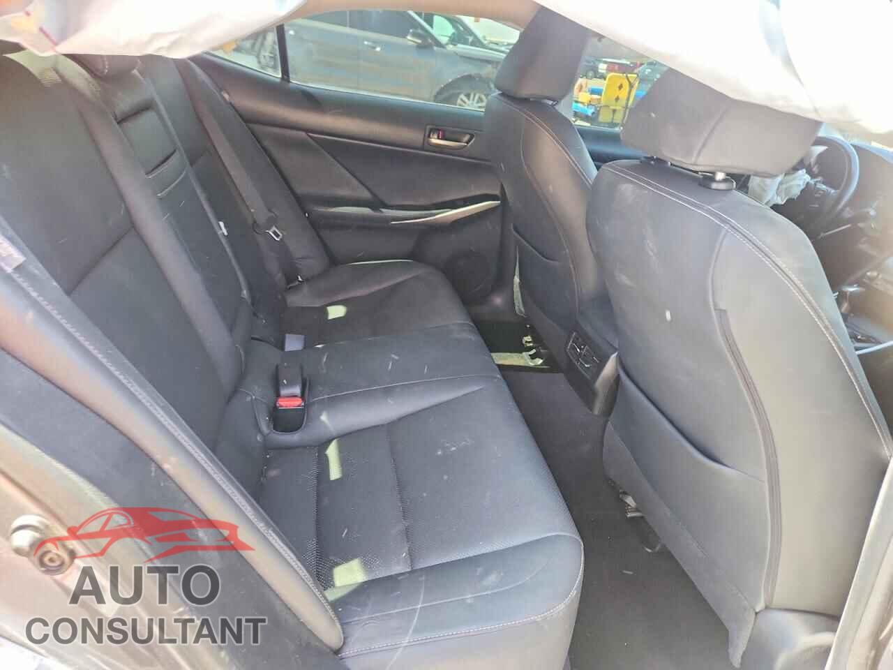 LEXUS IS 2017 - JTHBA1D27H5047353