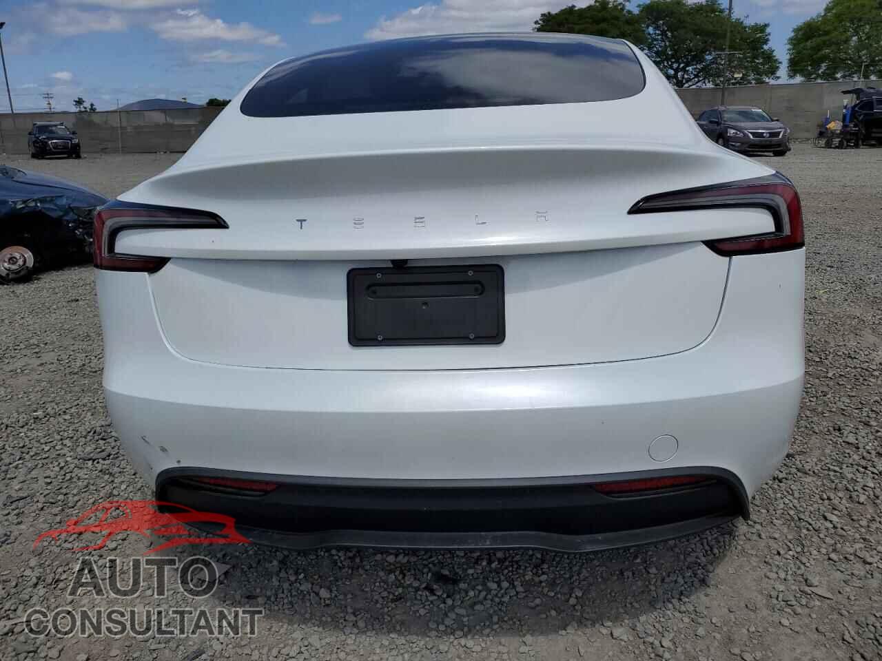 TESLA MODEL 3 2025 - 5YJ3E1EA5SF888836