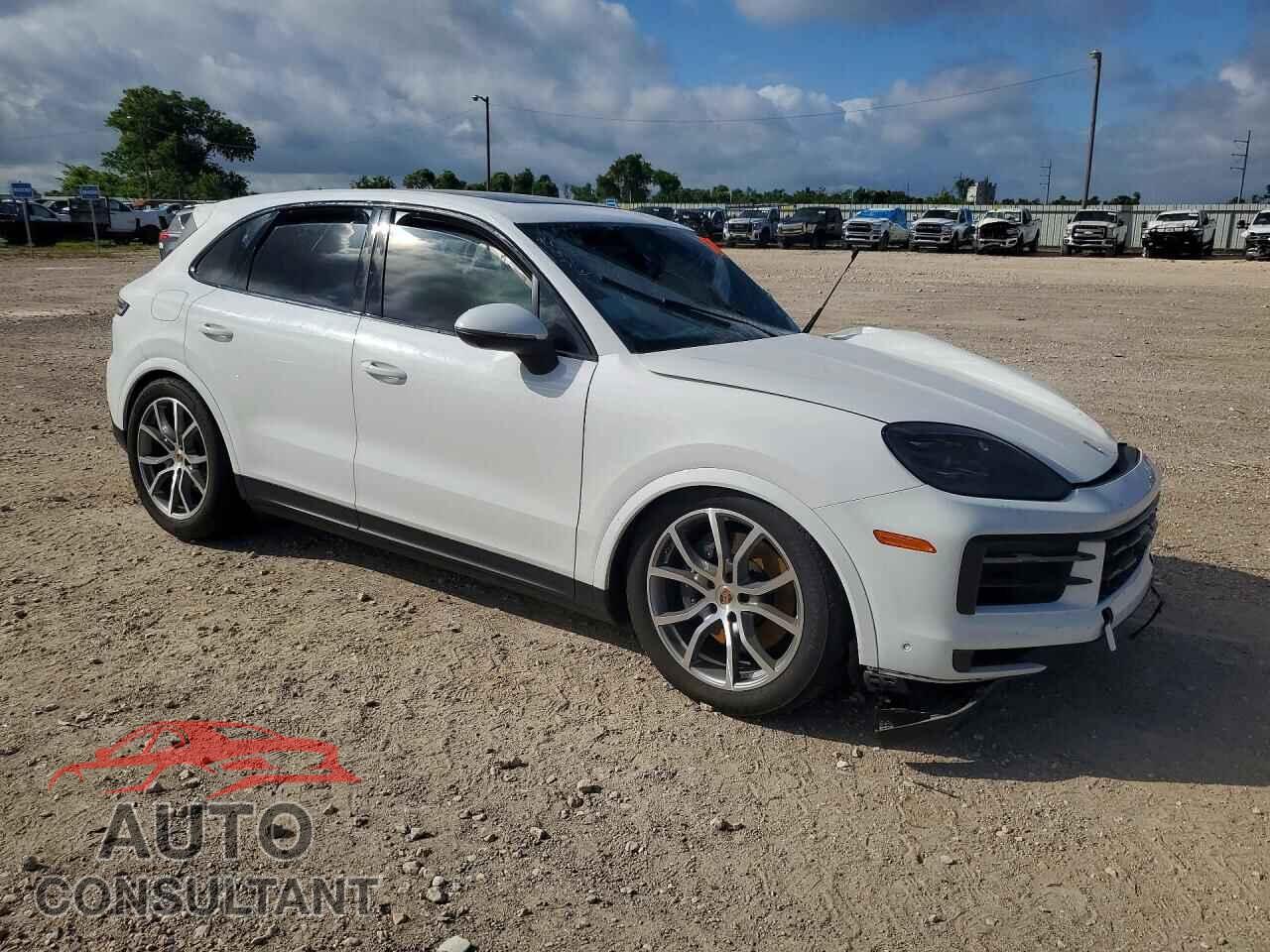 PORSCHE CAYENNE 2024 - WP1AA2AY4RDA06552