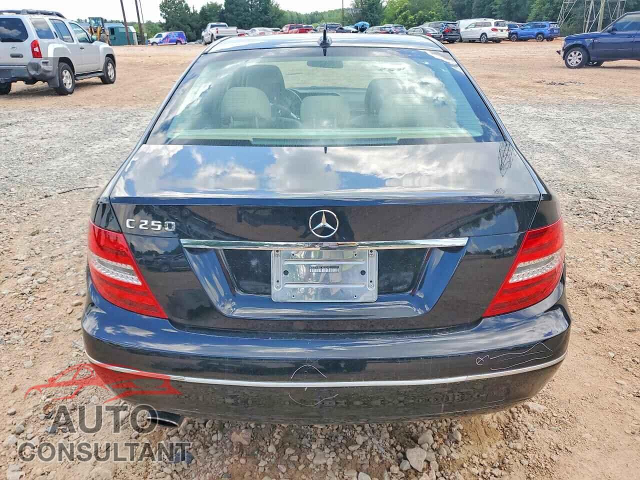 MERCEDES-BENZ C-CLASS 2012 - WDDGF4HB0CA602945
