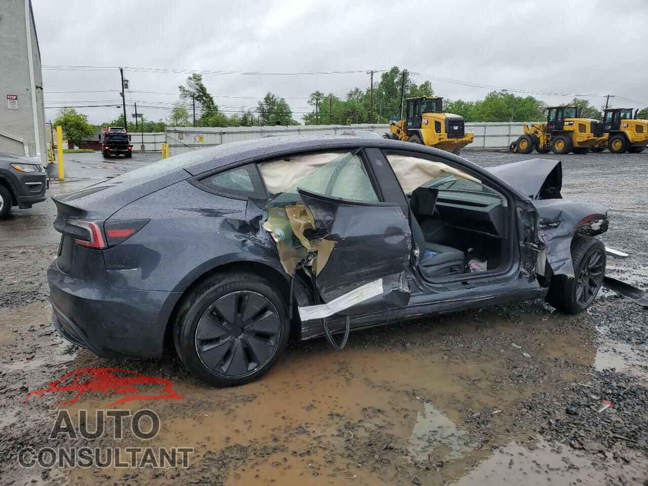 TESLA MODEL 3 2024 - 5YJ3E1EA8RF748368