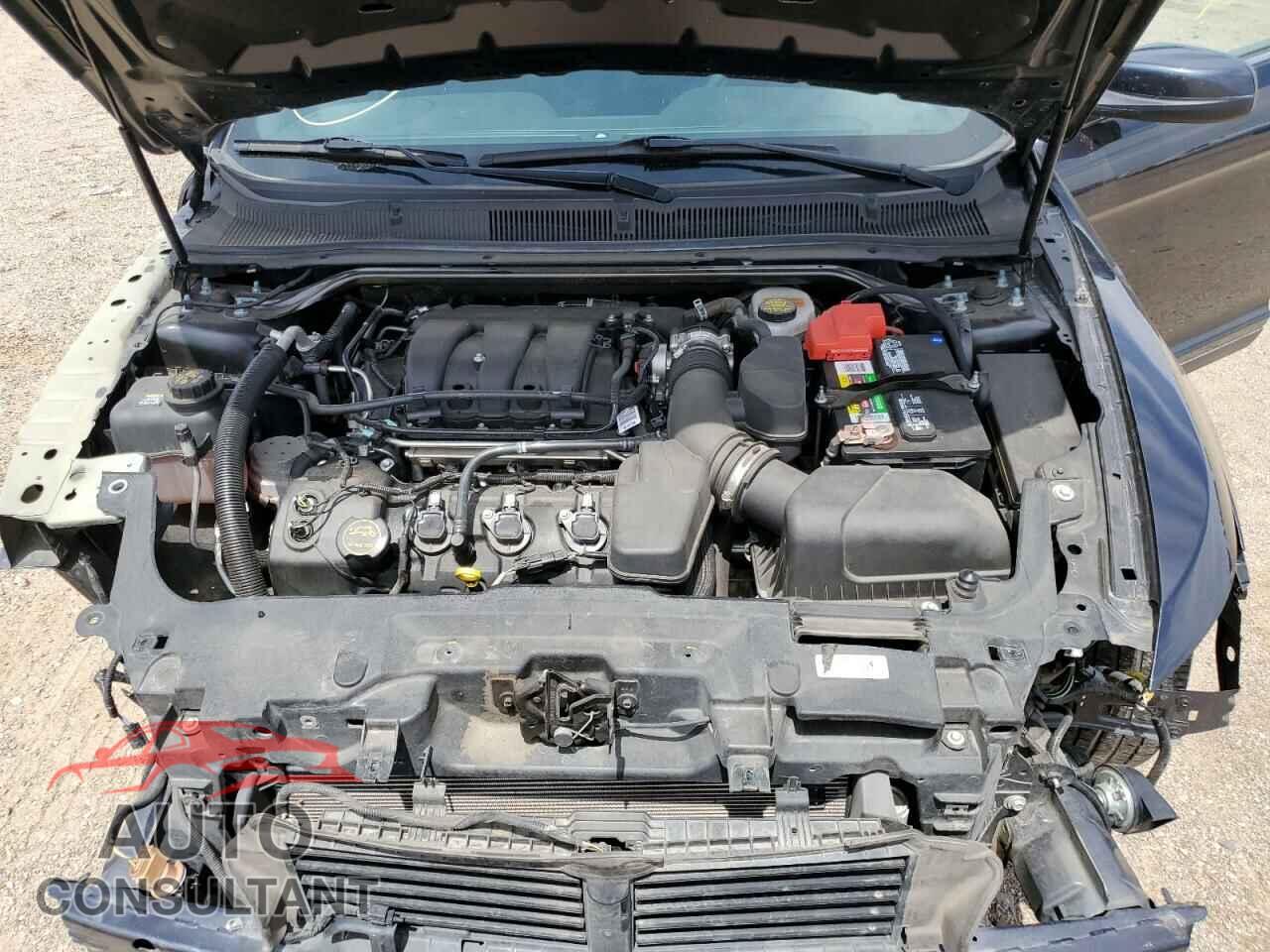 FORD TAURUS 2017 - 1FAHP2E89HG135110