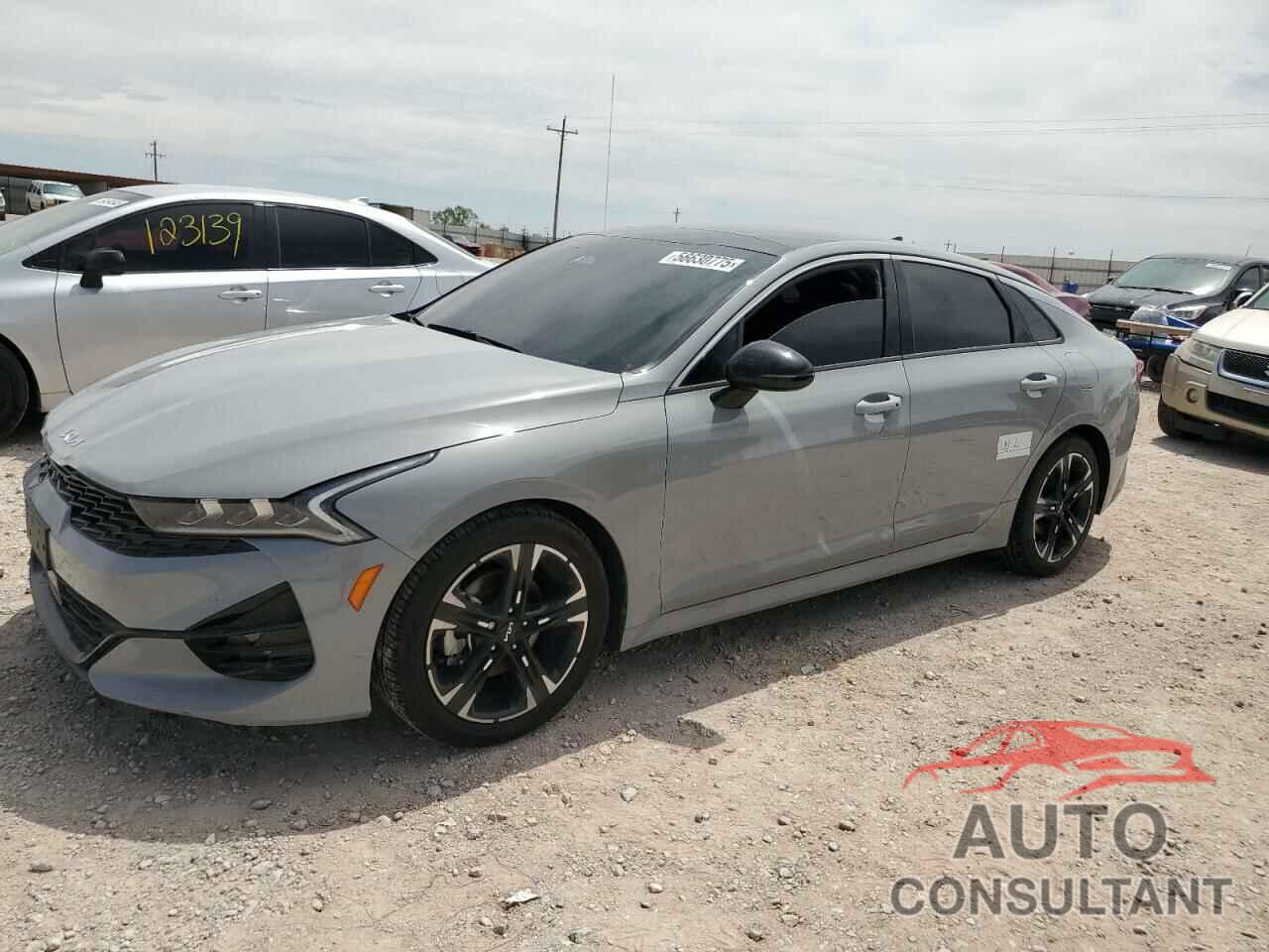 KIA K5 2022 - 5XXG64J27NG156899