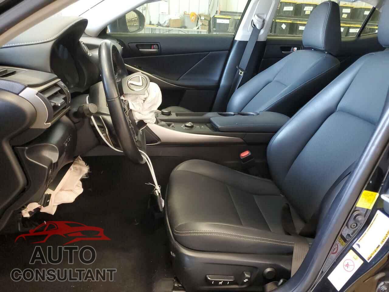 LEXUS IS 2017 - JTHBA1D29H5040985