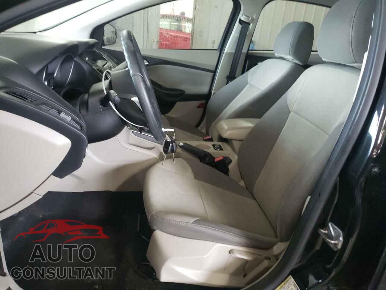 FORD FOCUS 2014 - 1FADP3F25EL424549