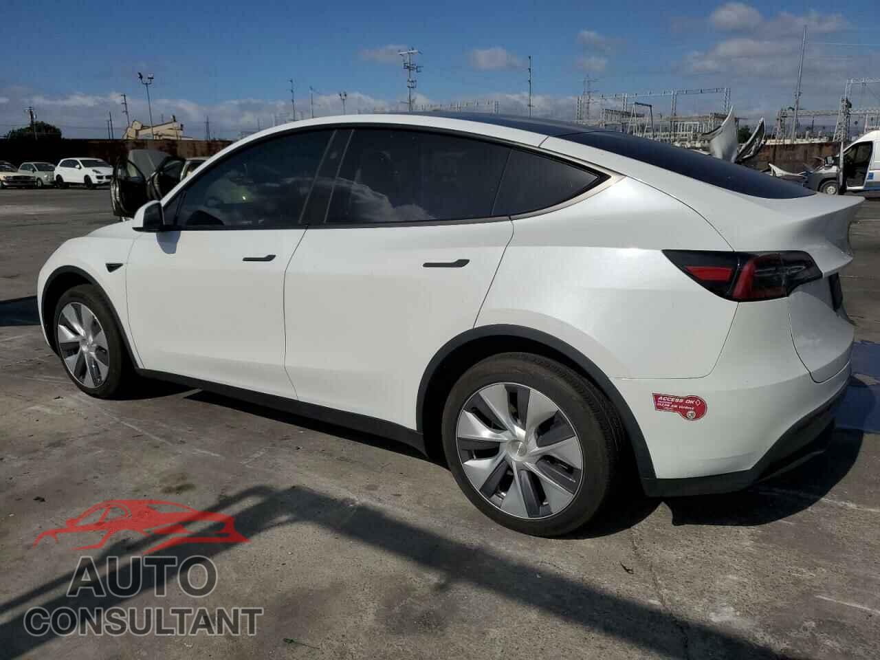 TESLA MODEL Y 2024 - 7SAYGDEE2RF090540