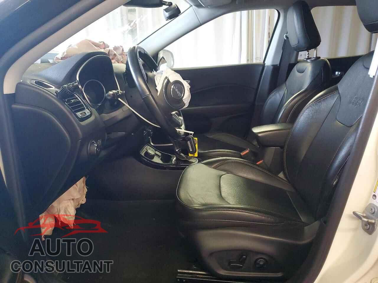JEEP COMPASS 2020 - 3C4NJDCB0LT246013