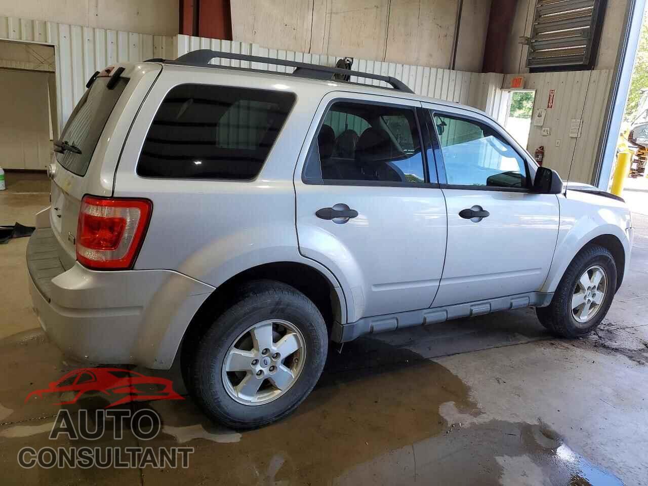 FORD ESCAPE 2011 - 1FMCU0DG2BKC05783
