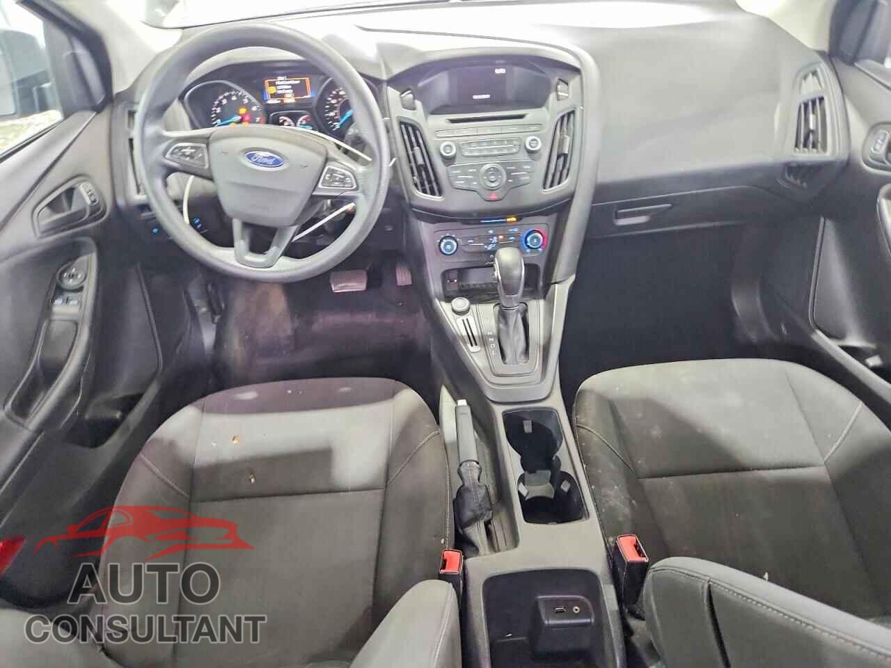 FORD FOCUS 2017 - 1FADP3E20HL244840