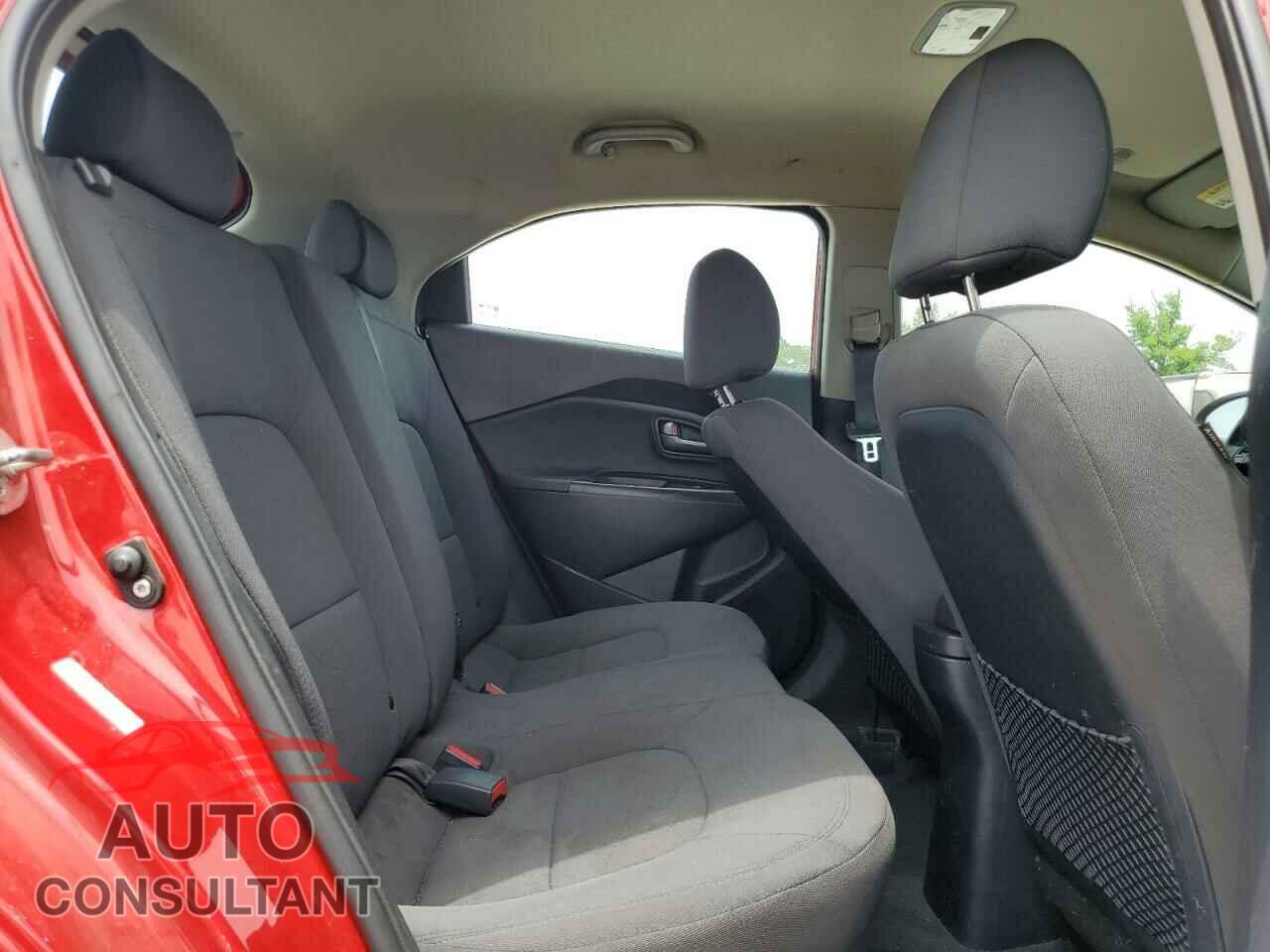 KIA RIO 2013 - KNADN5A35D6310136