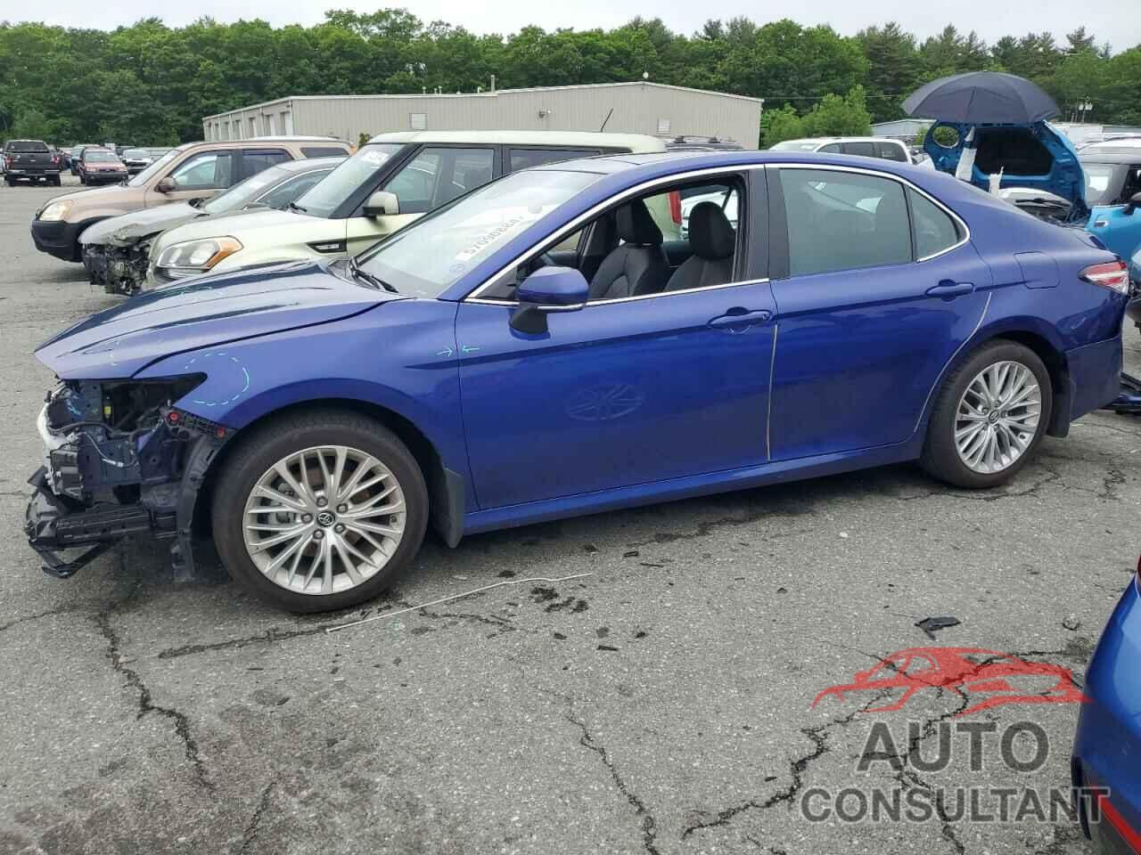 TOYOTA CAMRY 2018 - 4T1B11HK0JU519198