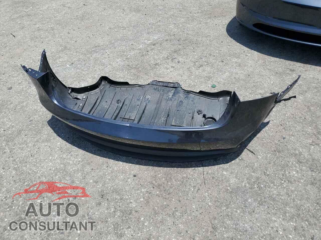 TESLA MODEL 3 2024 - 5YJ3E1EA9RF728128