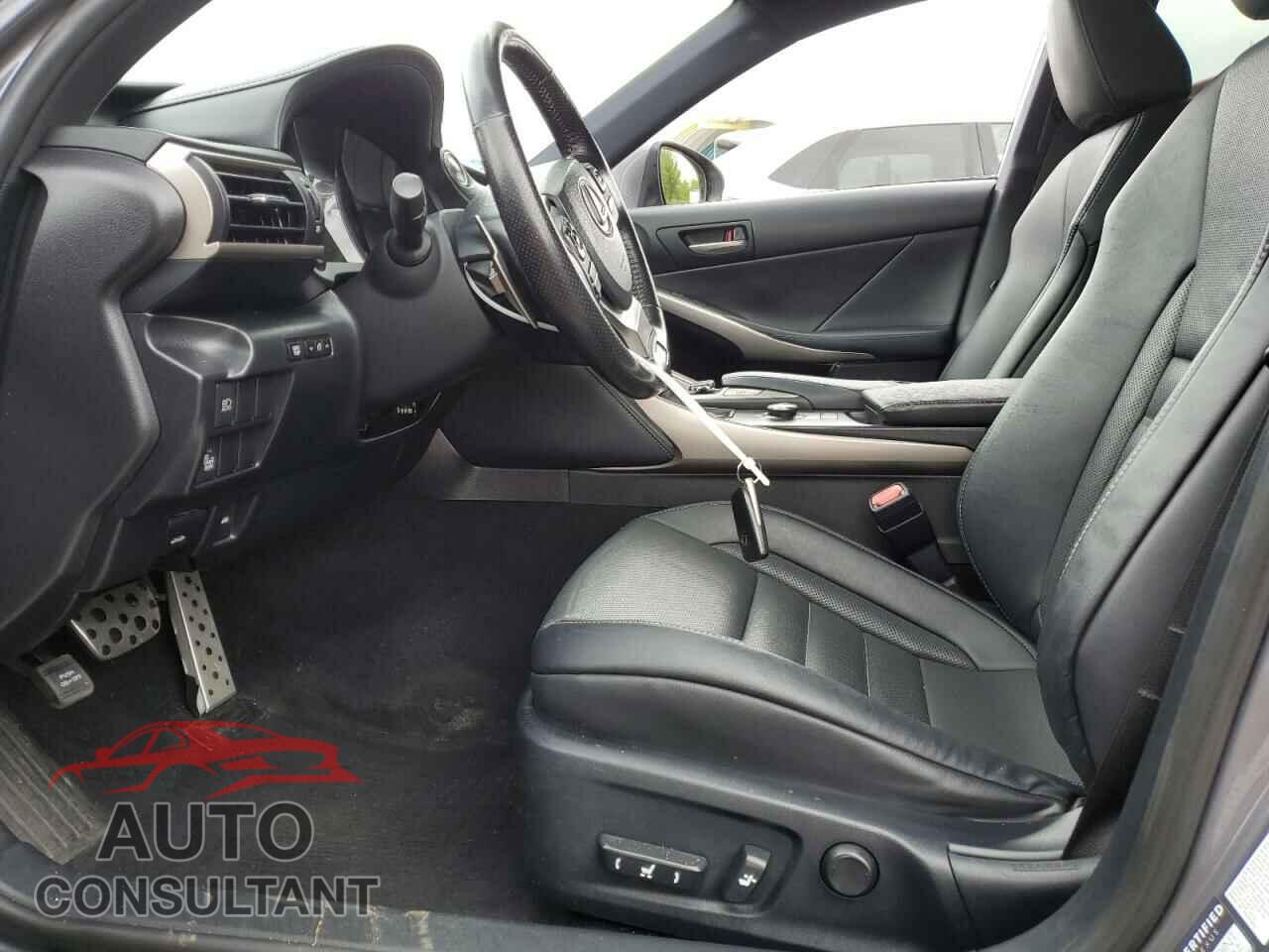 LEXUS IS 2017 - JTHCM1D23H5025913