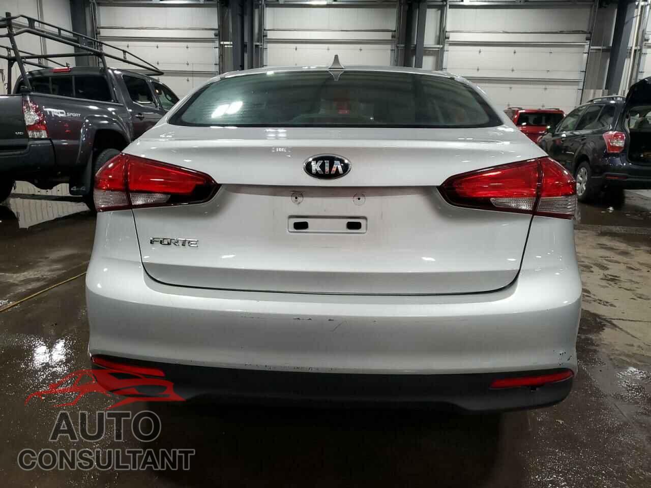 KIA FORTE 2017 - 3KPFK4A70HE085996