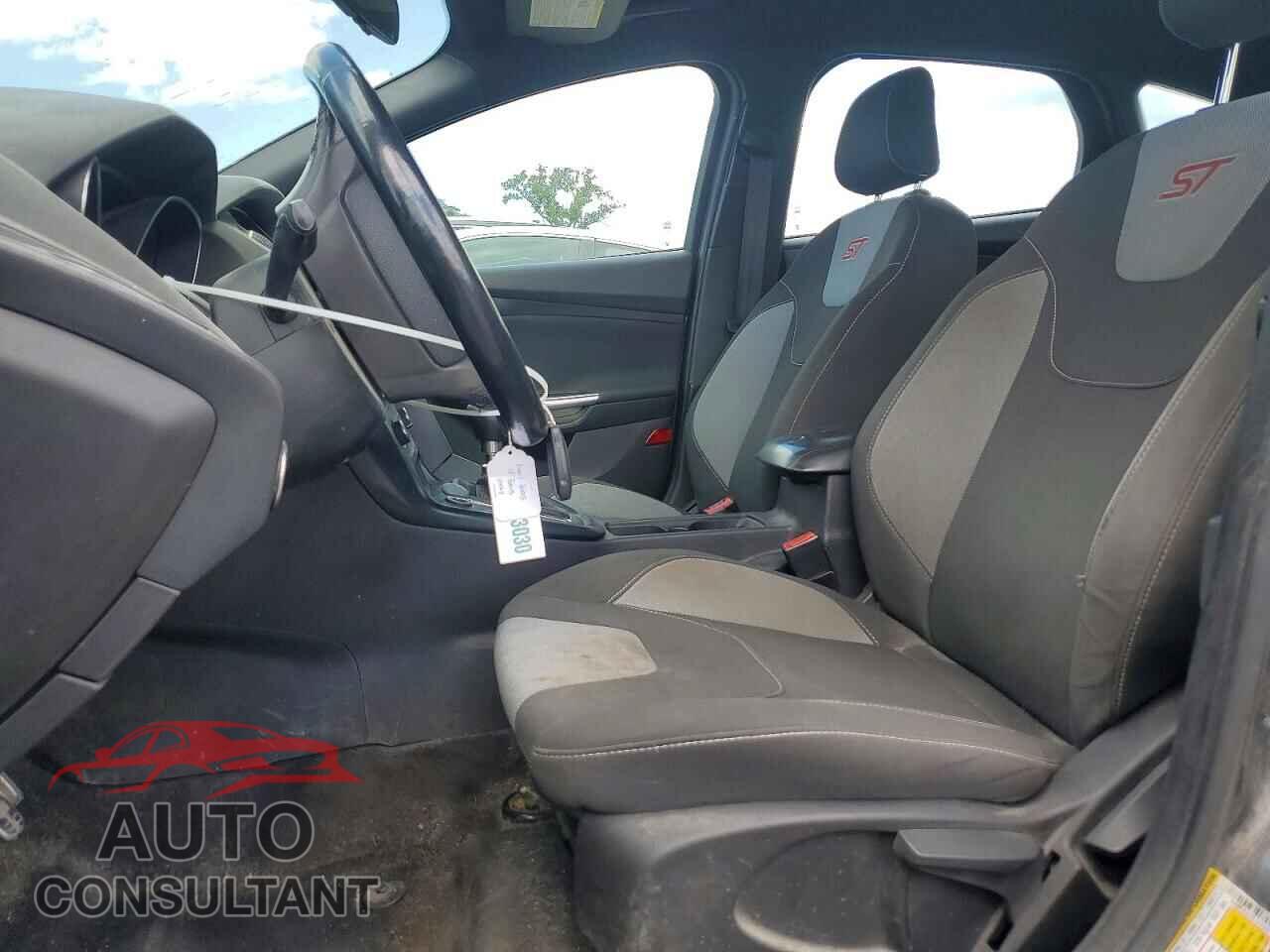 FORD FOCUS 2017 - 1FADP3L97HL323356