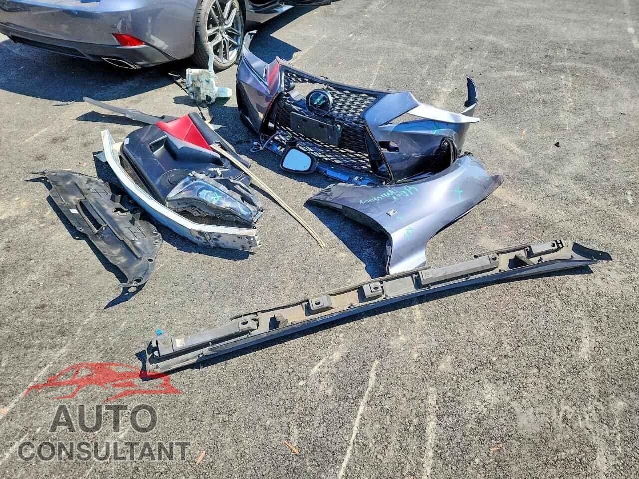 LEXUS IS 2018 - JTHBA1D20J5069359