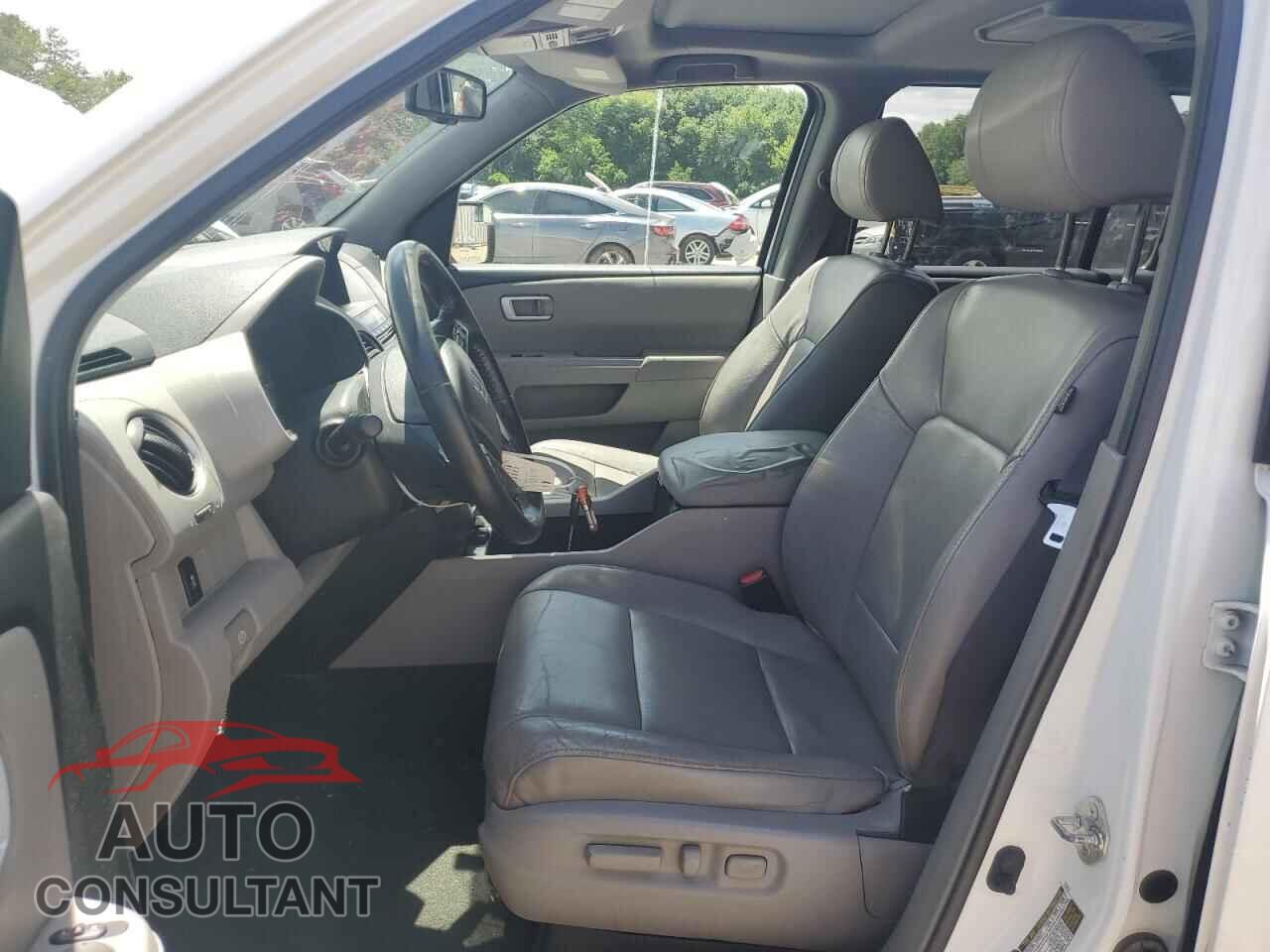 HONDA PILOT 2013 - 5FNYF4H64DB053809