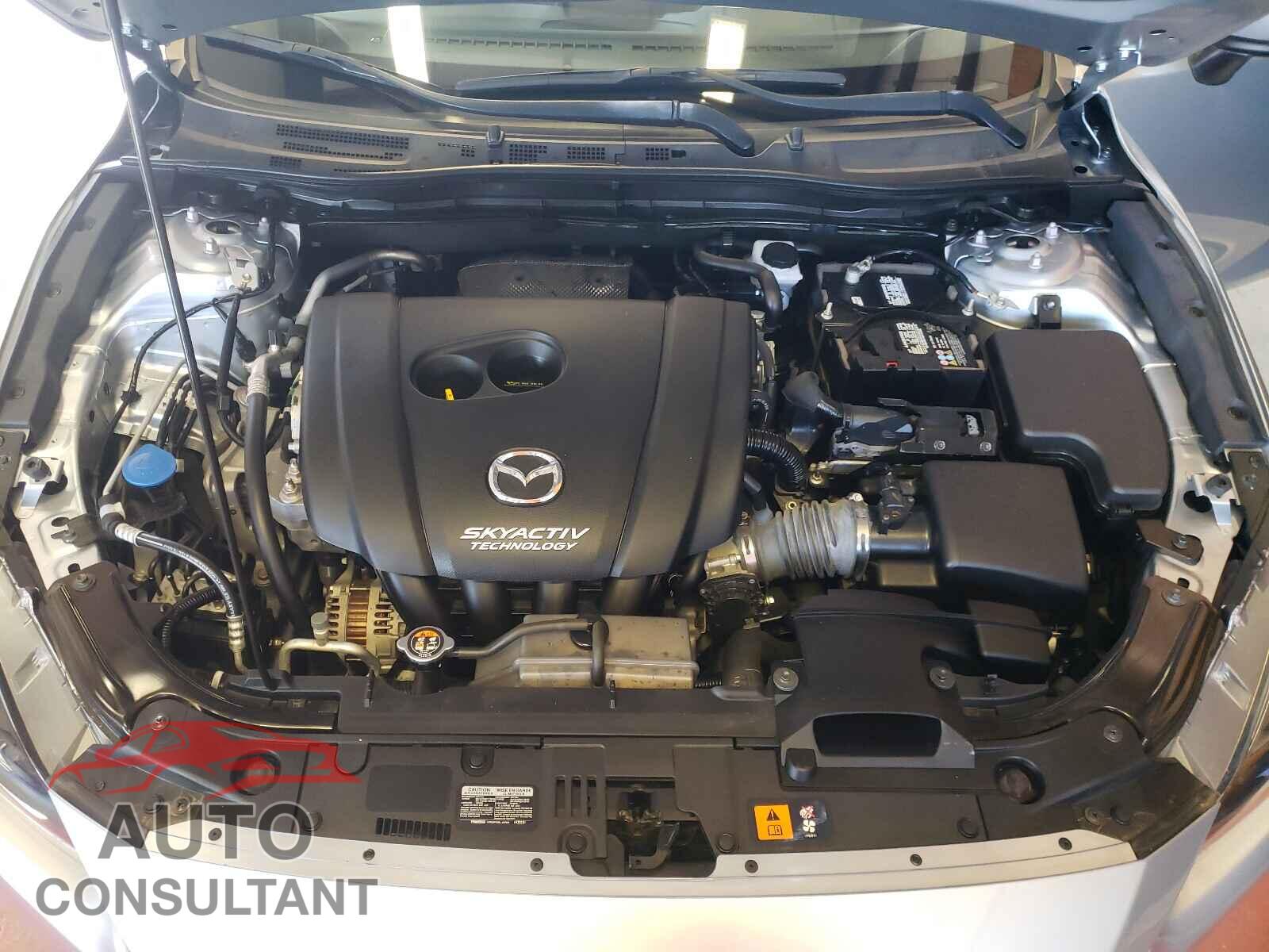 MAZDA 3 2018 - 3MZBN1L30JM250873
