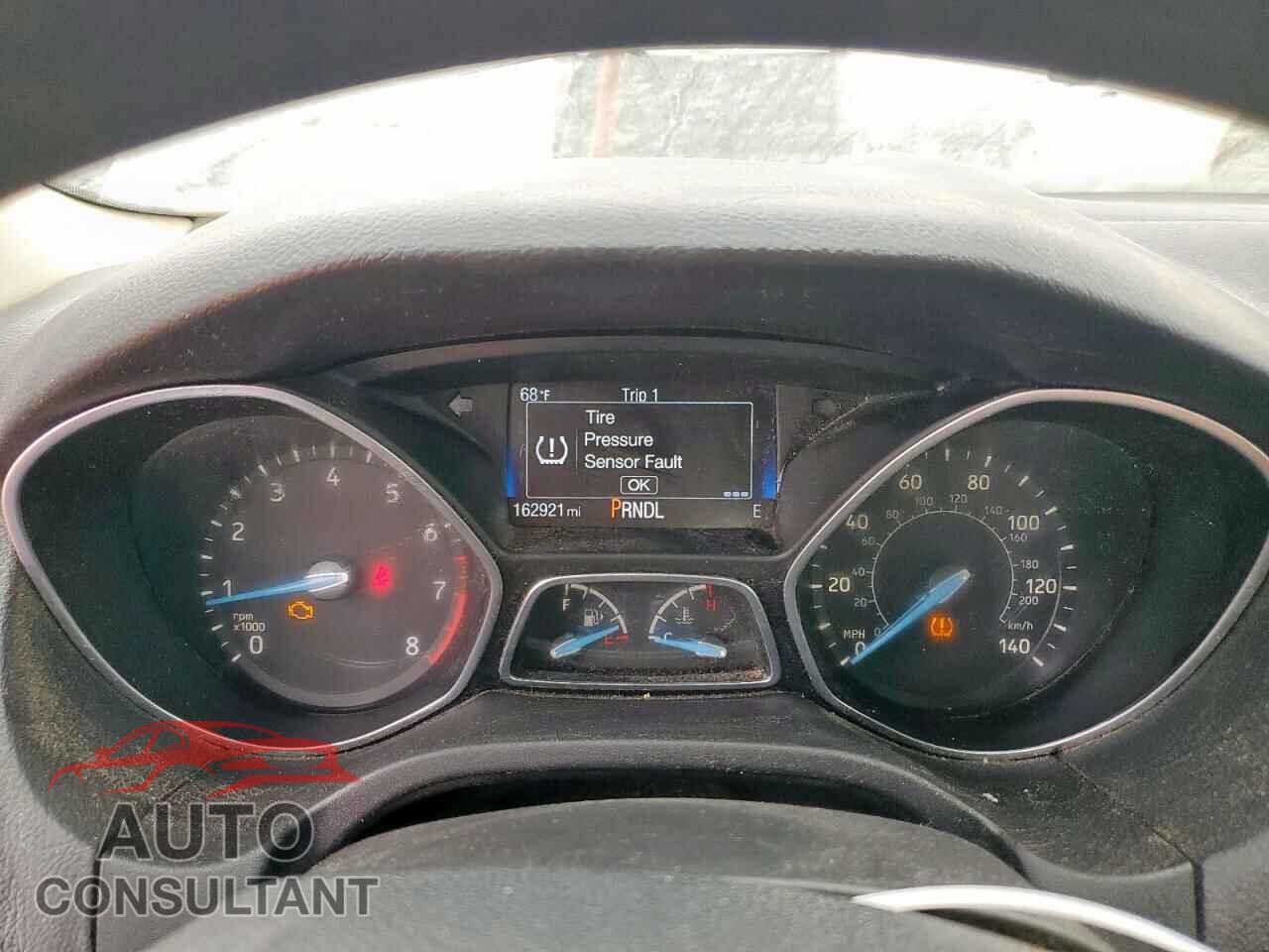 FORD FOCUS 2015 - 1FADP3F29FL204395