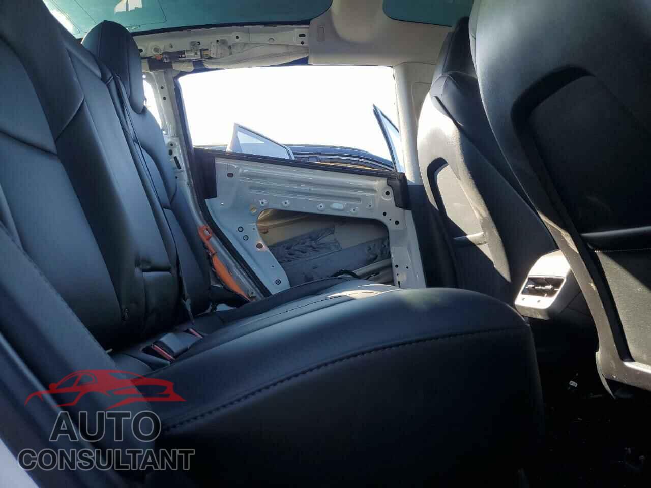 TESLA MODEL 3 2019 - 5YJ3E1EB7KF477737
