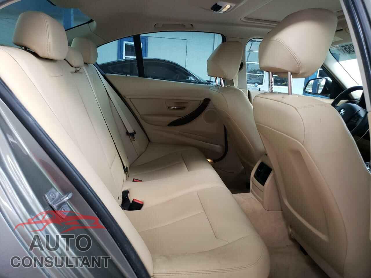 BMW 3 SERIES 2016 - WBA8E1G59GNU10768