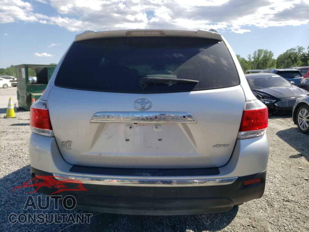 TOYOTA HIGHLANDER 2011 - 5TDBK3EH3BS068425