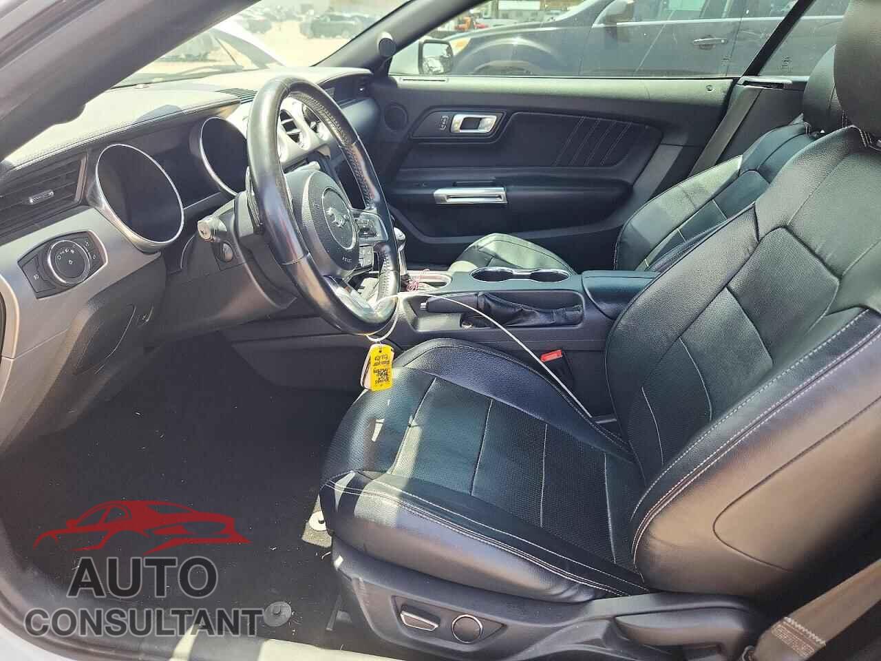 FORD MUSTANG 2019 - 1FATP8UH4K5131497