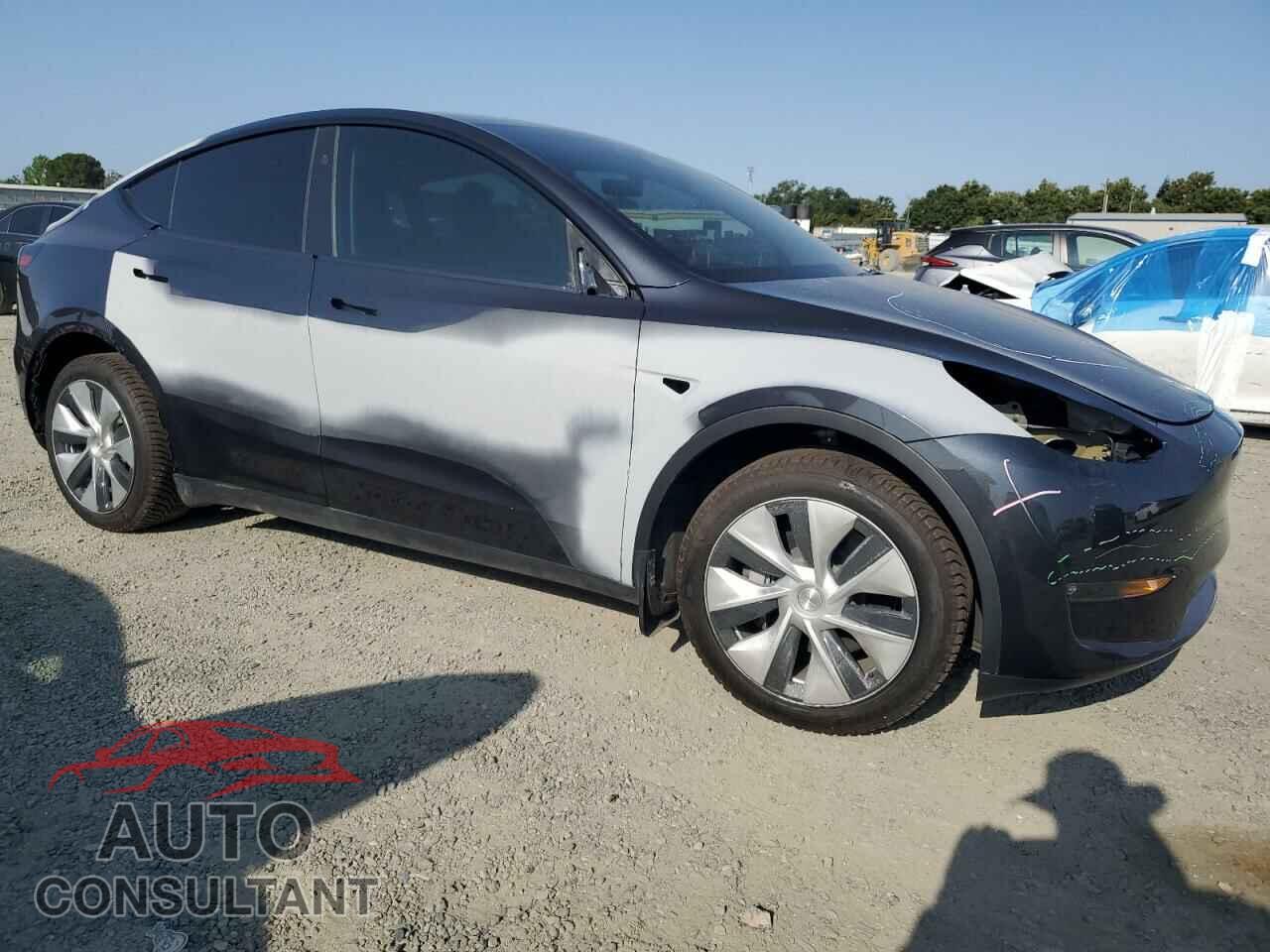 TESLA MODEL Y 2024 - 7SAYGDEE9RF025247