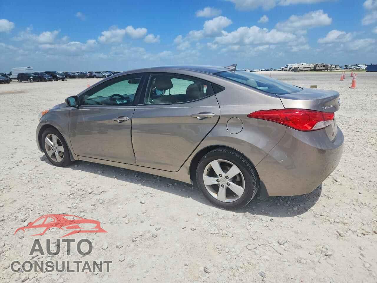 HYUNDAI ELANTRA 2013 - 5NPDH4AE4DH375247