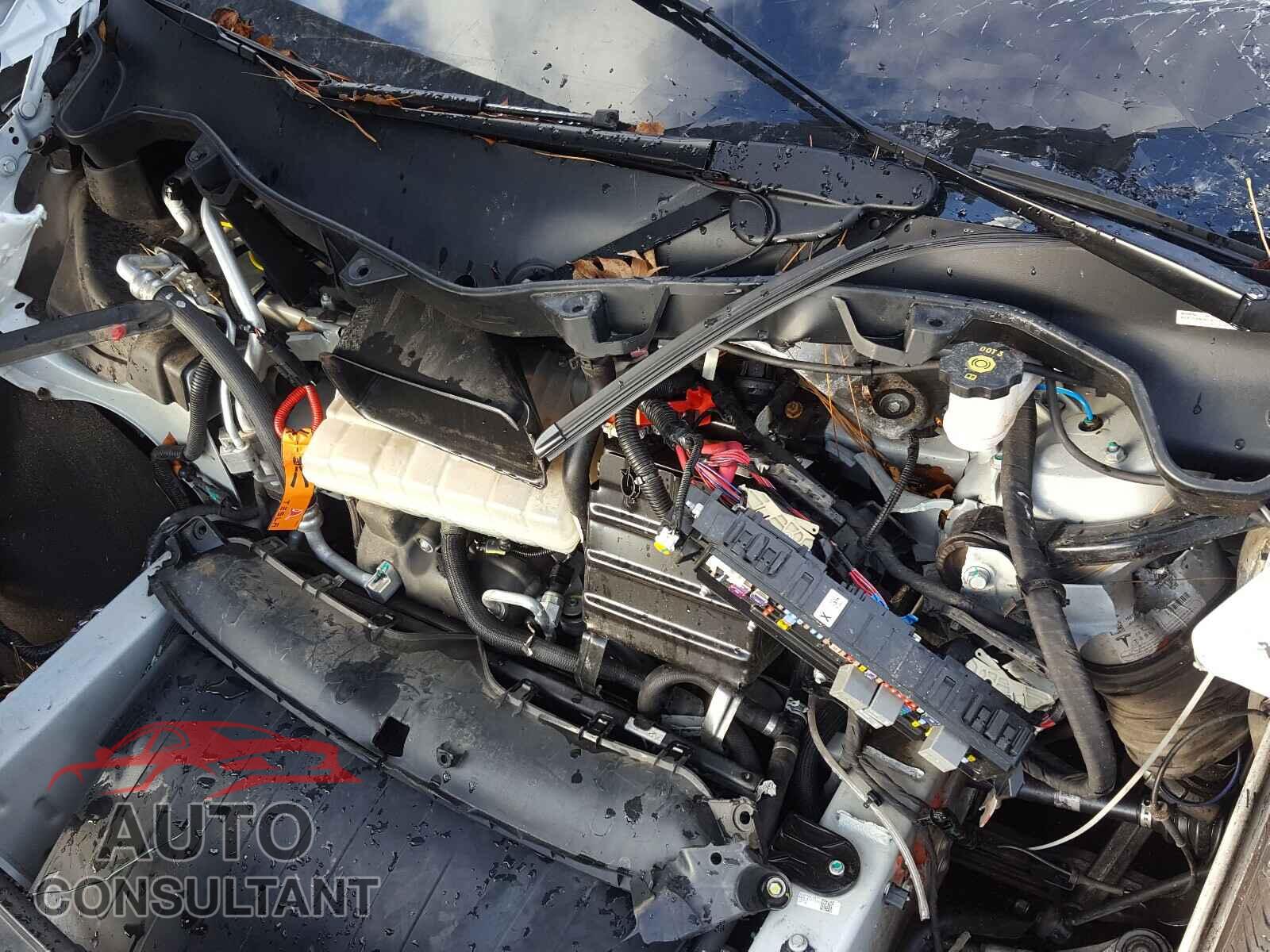 TESLA MODEL X 2016 - 5YJXCBE48GF000689