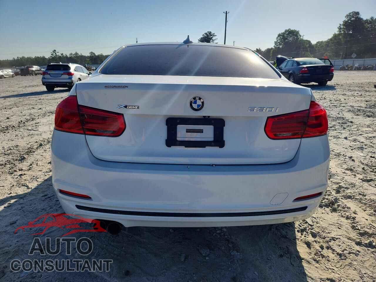 BMW 3 SERIES 2018 - WBA8D9G55JNU67302